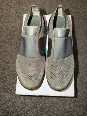 Nike Slip-On Flyknit Sneakers in Olive and Gray